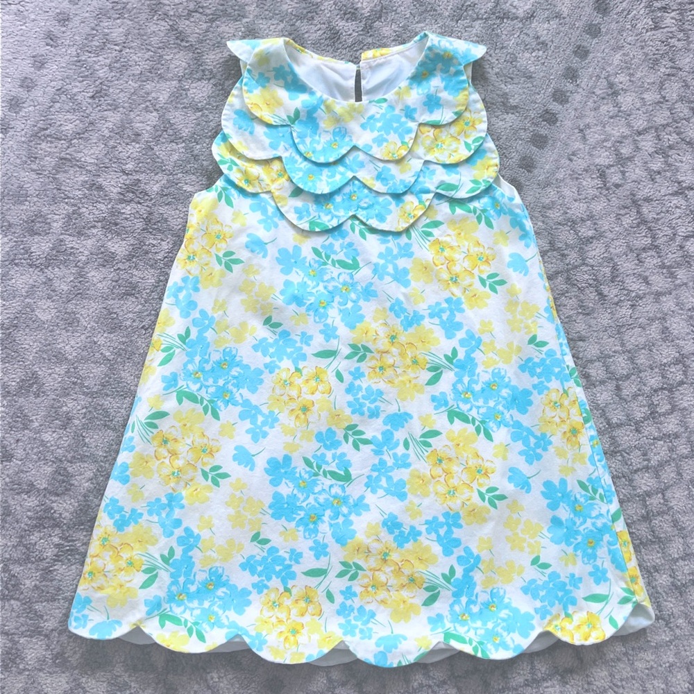 Floral dress with scalloped collar